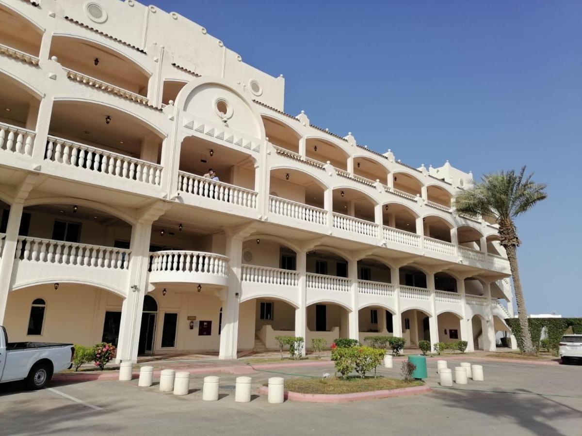 Durrah Beach Apartment Durat Alarous Esterno foto
